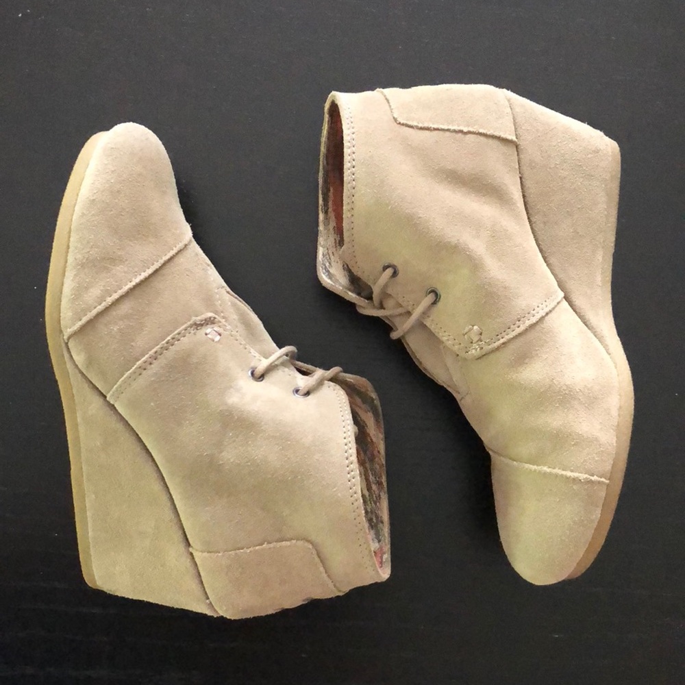 Toms Desert Wedge booties